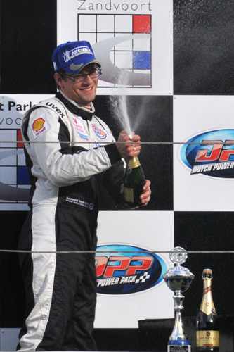 Blije Henry op podium in Zandvoort